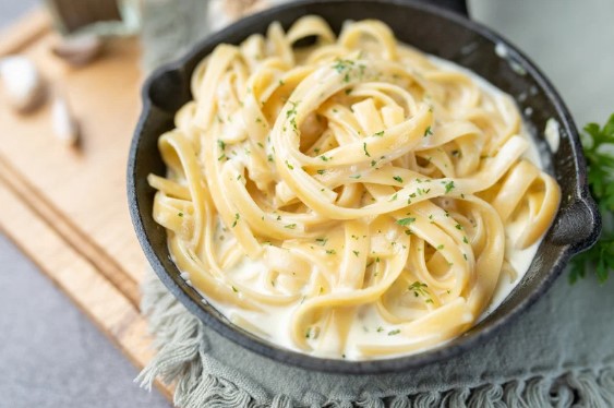 Fettuccine Alfredo